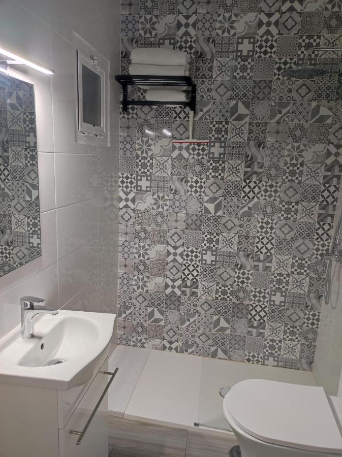 Saltillo Alto Gray Studio. Vistas Al Mar Y Piscina Torremolinos Eksteriør bilde